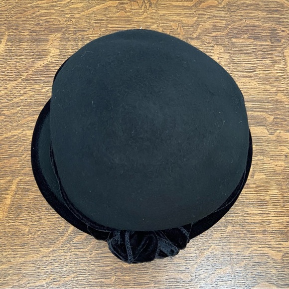 VINTAGE WOOL BLACK WOMENS BOW RIBBON BOWLER CLARA BOW RETRO HAT - Picture 9 of 16